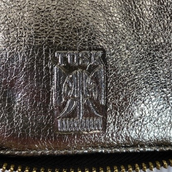 Tusk Vintage Pleated Wallet in Pewter Leather - Picture 7 of 14